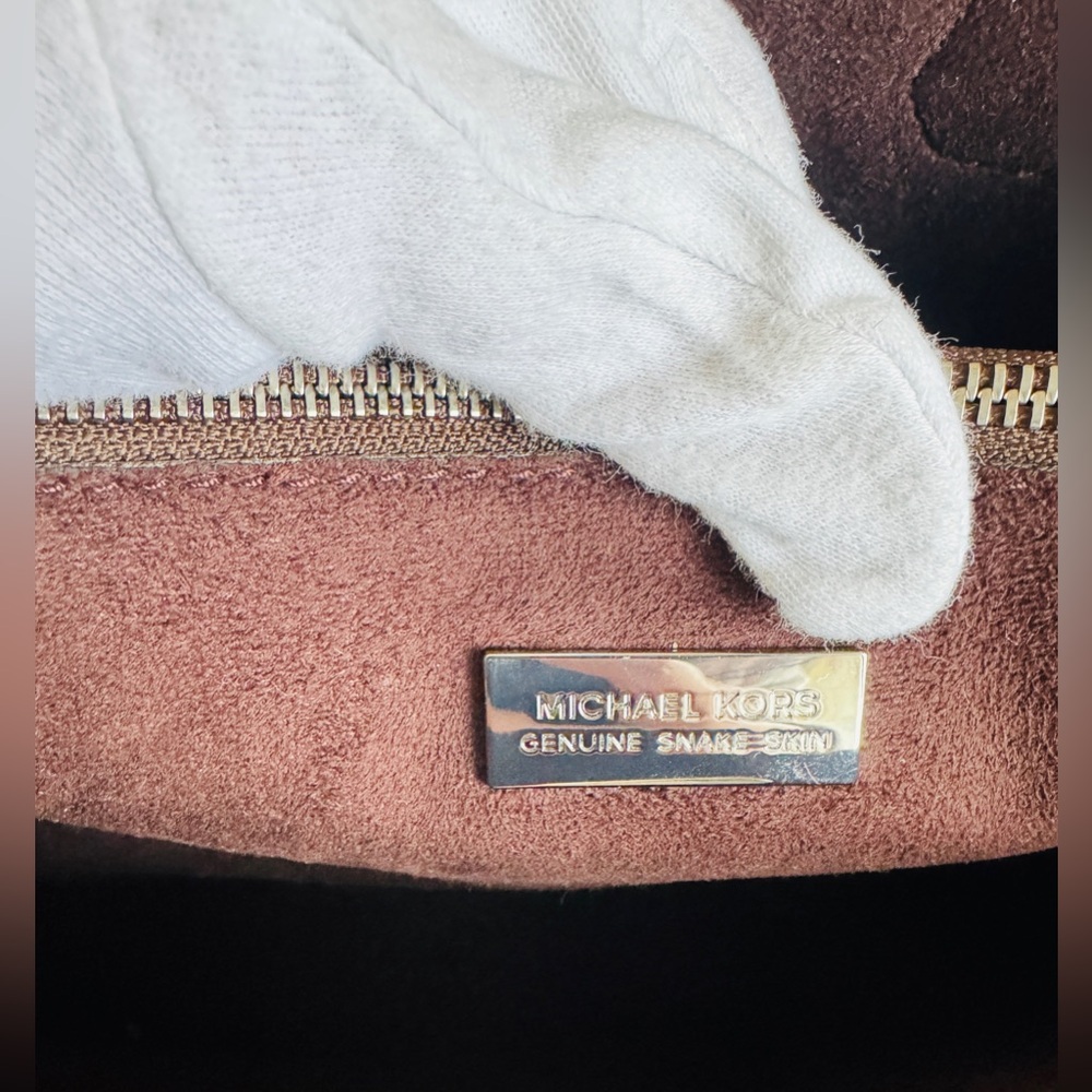 Set of 2 Michael Kors Snakeskin tote with Matching Long Wallet Shoulder Strap - Picture 9 of 15